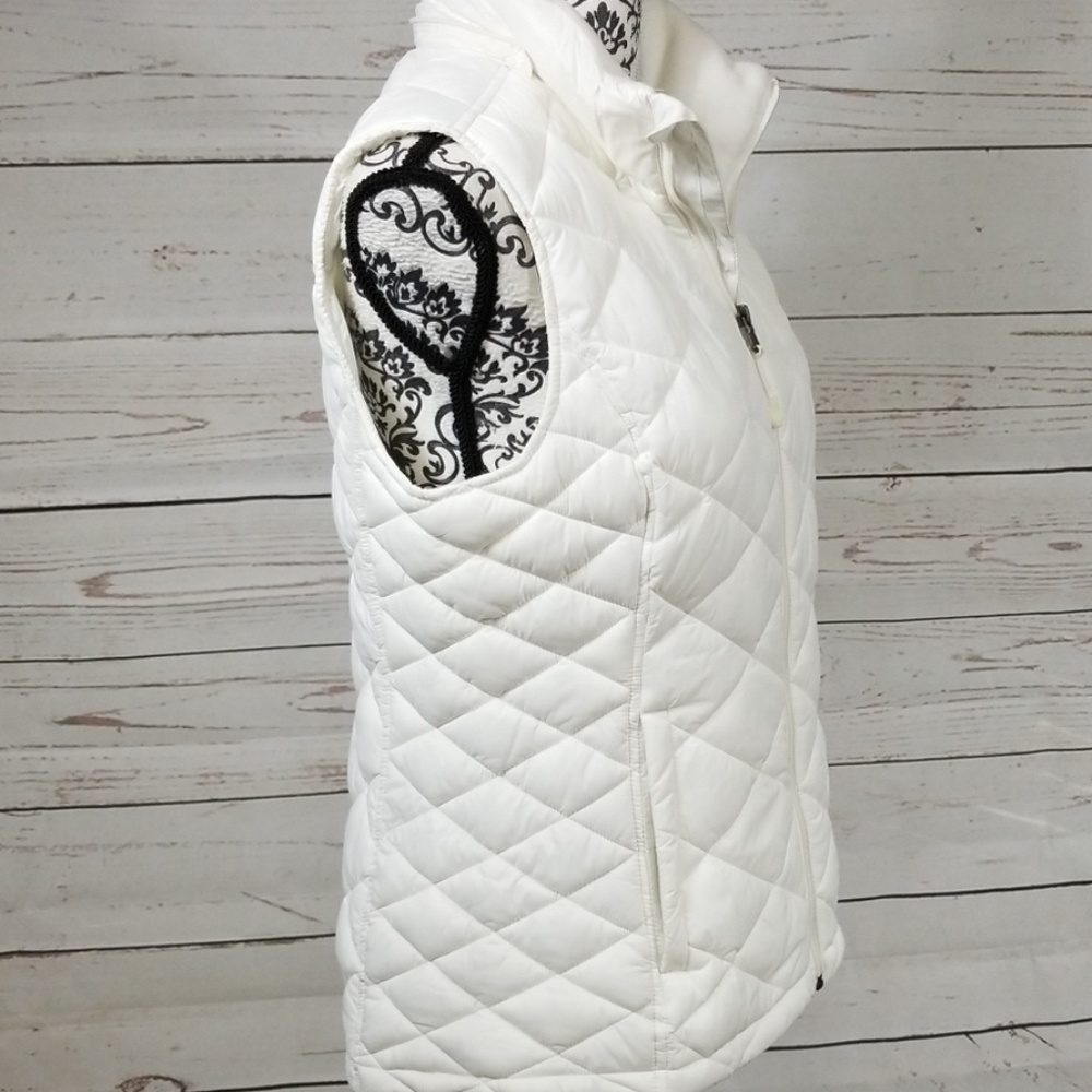 SOLD Tek Gear White Puffer Vest - Picture 2 of 5